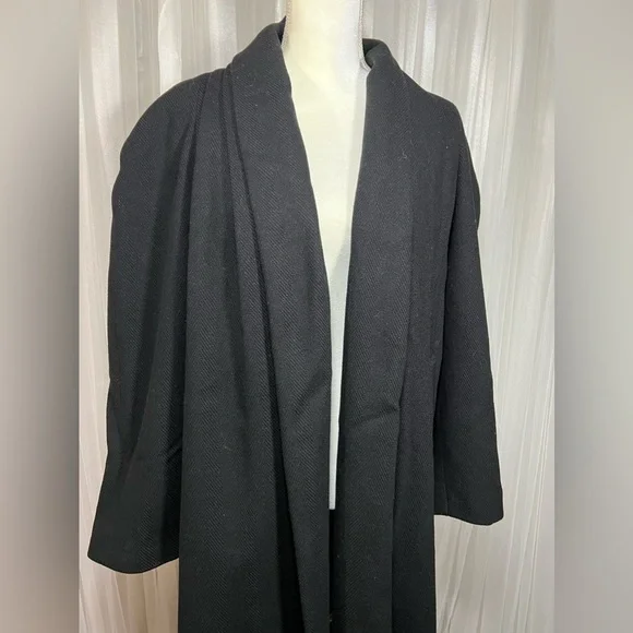 Vintage Opera Coat - Picture 2 of 8